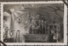 Fotografie z albumu rodziny Stanisławy Ladwiniec z Białej Podlaskiej : kaplica w szpitalu św. Boromeusza w Białej Podlaskiej