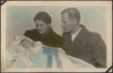 Fotografie z albumu rodziny Stanisławy Ladwiniec z Białej : pamiątkowe zdjęcie z chrztu