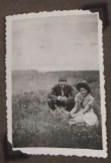 Fotografie z albumu rodziny Stanisławy Ladwiniec z Białej Podlaskiej : Stanisława Ladwiniec i Anna Goriaczko