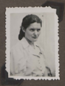 Fotografie z albumu rodziny Stanisławy Ladwiniec z Białej Podlaskiej : Stanisława Ladwiniec