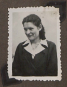 Fotografie z albumu rodziny Stanisławy Ladwiniec z Białej Podlaskiej : Stanisława Ladwiniec