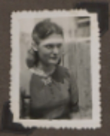 Fotografie z albumu rodziny Stanisławy Ladwiniec z Białej Podlaskiej : Stanisława Ladwiniec