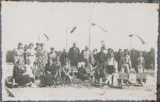 Fotografie z albumu rodziny Stanisławy Ladwiniec z Białej Podlaskiej: wycieczka do Wieliczki i Krakowa - sypanie Kopca Kościuszki w Krakowie