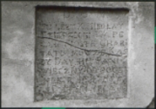 Tablica na pomniku nagrobnym ks. Mikołaja Dziedzickiego na cmentarzu przy dawnym szpitalu św. Karola Boromeusza w Białej Podlaskiej [fotografia]