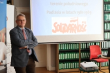 Spotkanie dr. Arkadiusza Zawadzkiego z młodzieżą w ramach projektu Wokół Okrągłego Stołu. Zbiór fotografii.