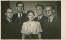 Stanisława Ladwiniec z grupą przyjaciół ze studiów farmaceutycznych w Poznaniu