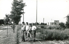 Zdjęcie rodzinne Kokalskich i Cybulskich : Roman Kokalski, Stefan Kokalski, Ewa Smuga (z d. Kokalska), Tadeusz Cybulski