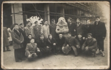 Pamiątka z wycieczki szkolnej do Warszawy [fotografia]