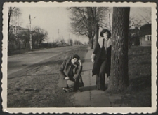 Polkowska Anna z koleżanką Grażyną Osiej [fotografia]