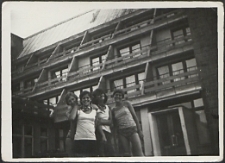 Anna Polkowska z koleżankami w Zawoi [fotografia]