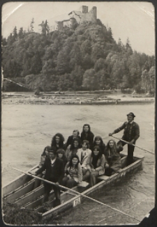 Spływ Dunajcem - koleżanki z klasy II Liceum Ekonomicznego w Białej Podlaskiej [fotografia]