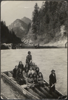 Spływ Dunajcem - koleżanki z klasy II Liceum Ekonomicznego w Białej Podlaskiej [fotografia]