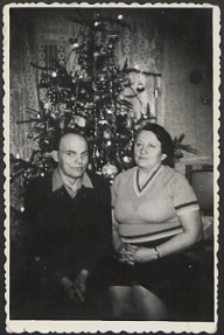 Kazimierz i Helena Polkowscy w czasie świąt Bożego Narodzenia [fotografia]