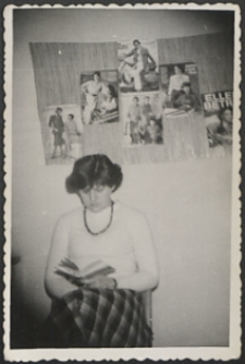 Zaczytana Anna Polkowska [fotografia]