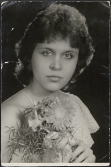 Zofia Polkowska z kwiatami [fotografia]