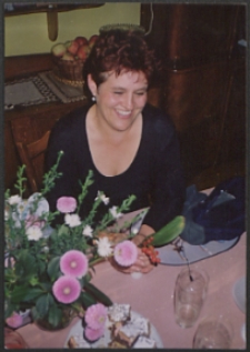 Kasaniuk Anna z kwiatami [fotografia]