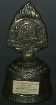 Statuetki, podziękowania i proporczyki przyznane Waldemarowi Bałkowcowi za niesienie pomocy