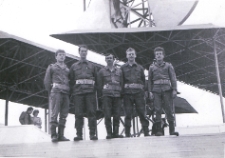 Strażacy na ołtarzu po pielgrzymce Jana Pawła II na Czubach w Lublinie [fotografia]