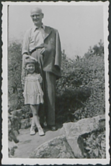 Zofia Frydel z dziadkiem Leonem [fotografia]