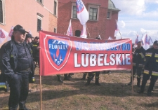 Strażacy na akcji protestacyjnej w Warszawie [fotografia]