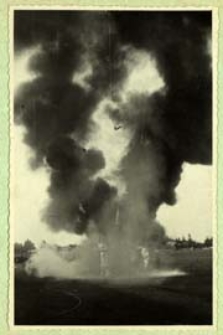 Święto Lotnictwa Polskiego - pokaz gaszenia pożaru na lotnisku w Białej Podlaskiej [dokument ikonograficzny]