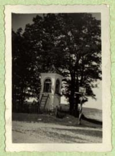 Kapliczka przydrożna w Ossówce [dokument ikonograficzny]