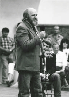 Spotkanie przedwyborcze w amfiteatrze z kandydatami do Sejmu i Senatu z listy Komitetu Obywatelskiego "Solidarność" w Białej Podlaskiej