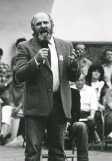 Spotkanie przedwyborcze w bialskim amfiteatrze z kandydatami do Sejmu i Senatu z listy Komitetu Obywatelskiego "Solidarność" w Białej Podlaskiej