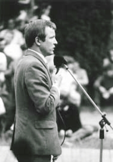 Spotkanie przedwyborcze w amfiteatrze z kandydatami do Sejmu i Senatu z listy Komitetu Obywatelskiego "Solidarność" w Białej Podlaskiej