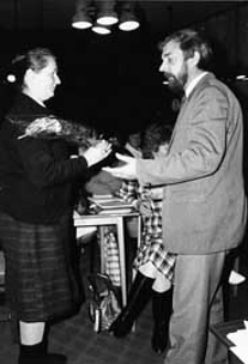 Pożegnanie bibliotekarzy z Kodnia i Łomaz odchodzących na emeryturę w czytelni WiMBP w Białej Podlaskiej - Aniela Chorąży