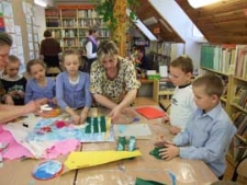 Przystanek rymowanek : warsztaty plastyczne z Lillą Wielgan - Michaluk w Oddziale dla Dzieci Miejskiej biblioteki Publicznej w Białej Podlaskiej, 28.04.2009 r.