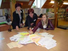 Przystanek zgadywanek : "Językowe łamisłówki dla mądrej główki" - losowanie zwycięzców quizu literackiego, 1.06.2009 r.