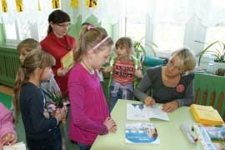 Spotkanie autorskie Elizy Piotrowskiej z czytelnikami Filii nr 6 w świetlicy Szkoły Podstawowej nr 6 w Białej Podlaskiej, 22.10.2010 r.