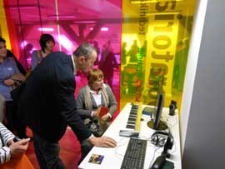 Spotkanie bibliotekarzy bibliotek publicznych pow. bialskiego połączone z pomocją książki Pawła Tarkowskiego „Biała Podlaska w latach 1944 - 1989" i zapoznanie z oferta nowych placówek: biblioteki "Barwnej" i multicentrum , 18.04.2012 r.