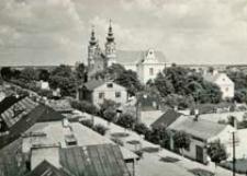 Biała Podlaska : ul. Brzeska z widokiem na kościół Narodzenia Najświętszej Marii Panny [dokument audiowizualny]