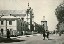 Janów Podlaski : Widok na barokowy kościół i dzwonnicę. [dokument audiowizualny]