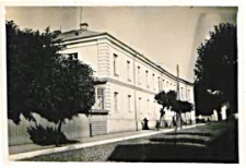 Budynek Państwowego Gimnazjum Męskiego im. J. I. Kraszewskiego w Białej Podlaskiej od strony ulicy Kraszewskiego