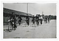 Wycieczka rowerowa uczniów Państwowego Gimnazjum Męskiego im. J. I. Kraszewskiego w Białej Podlaskiej do Puław