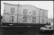 Budynek Liceum Ogólnokształcącego im. Józefa Kraszewskiego dawnej Akademii Bialskiej [dokument ikonograficzny]