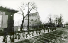 Widok z ul. Narutowicza na kościół pw. św. Antoniego i klasztor poreformacki w Białej Podlaskiej