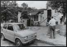 Zabytkowy dystrybutor paliwa na stacji benzynowej w Janowie Podlaskim