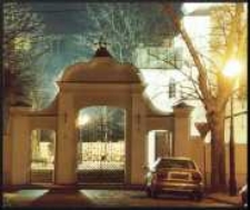 Widok z ul. Kraszewskiego na kościół św. Anny w Białej Podlaskiej [dokument ikonograficzny]