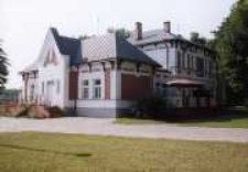 Dworek w Kozuli z końca XIX w., siedziba Domu Pomocy Społecznej