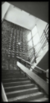 Schody na piętro Domu Socjalnego ZPW "Biawena" w Białej Podlaskiej