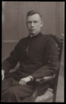 Ks. Bartłomiej Stefan Ceptowski wikariusz parafii św. Elżbiety Węgierskiej w Konstantynowie (marzec - kwiecień 1934)